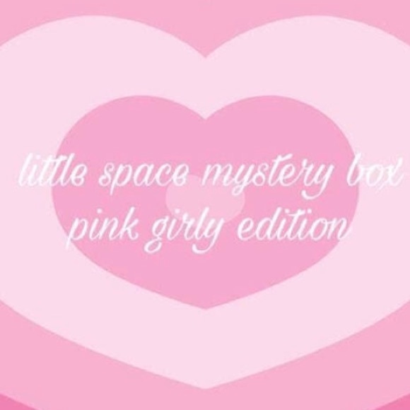 Mystery makeup box 📦 💋💕 - Picture 3 of 3